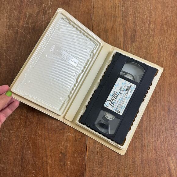 1995 Babe A little pig goes a long way Children's Live Action VHS Tape TESTED - Picture 4 of 5
